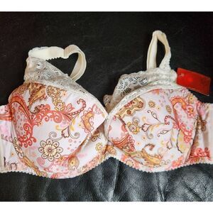 NWT Lana S underwire Bra with lace on top of cup 42h.